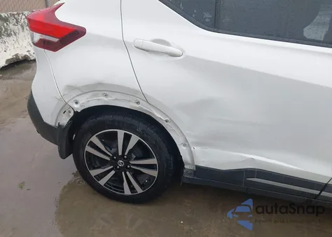 2020 Nissan Kicks Sr Xtronic Cvt z USA, uszkodzony, nr VIN 3N1CP5DV9LL495689